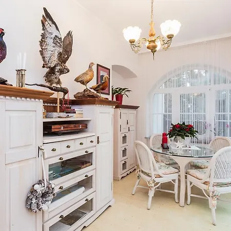 Mon Plaisir 아파트