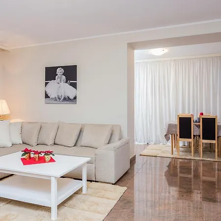 Mon Plaisir * 카르파츠